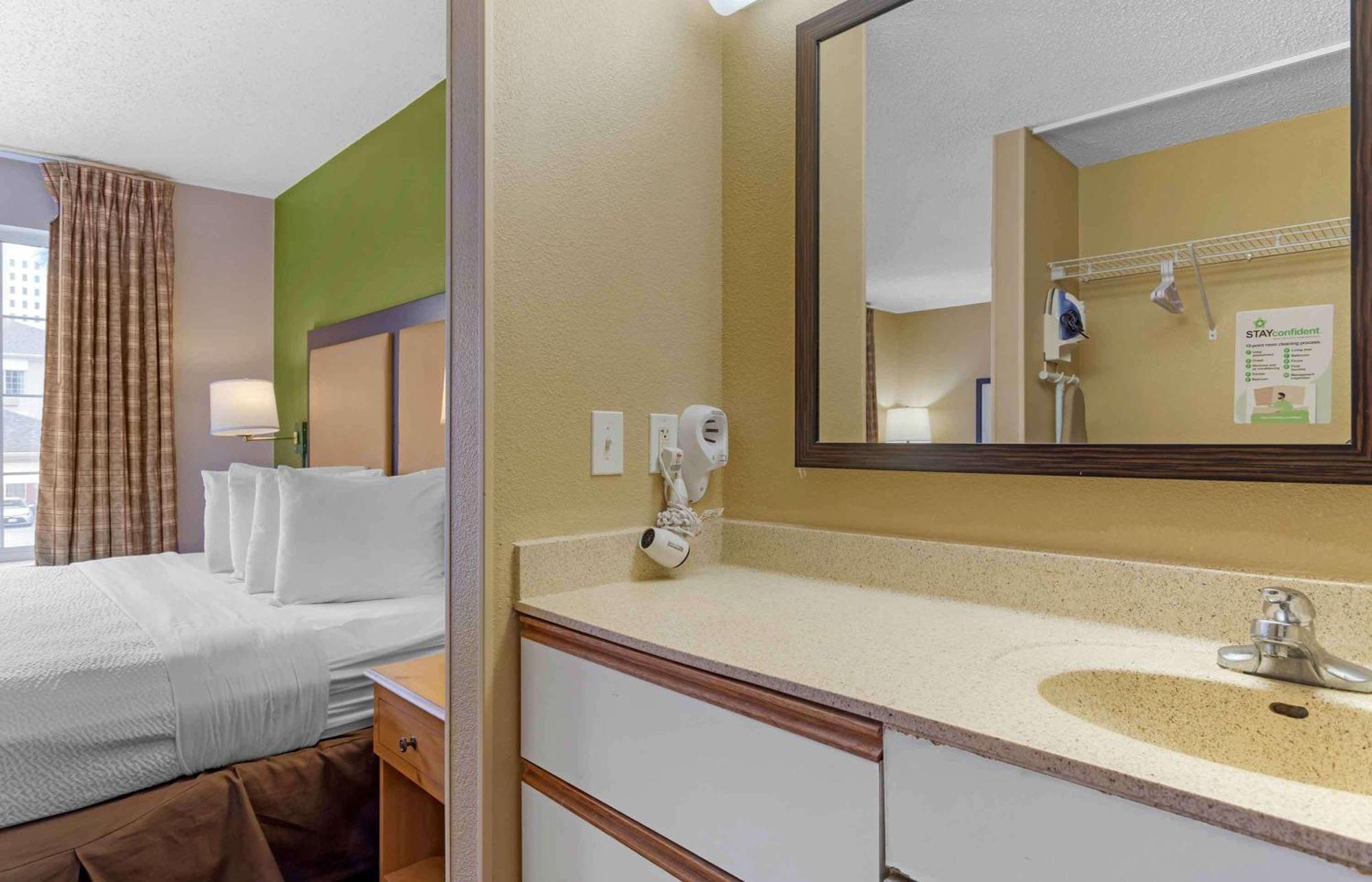 Extended Stay America Suites - Houston - Galleria - Uptown Eksteriør billede