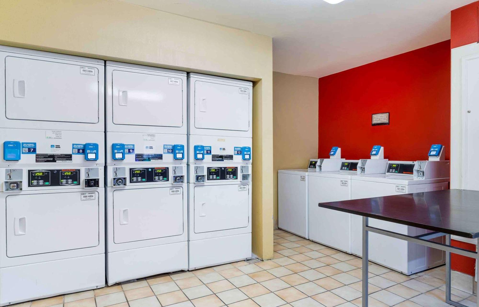 Extended Stay America Suites - Houston - Galleria - Uptown Eksteriør billede